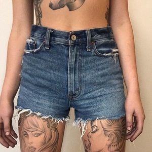 HIGH RISE SHORTS